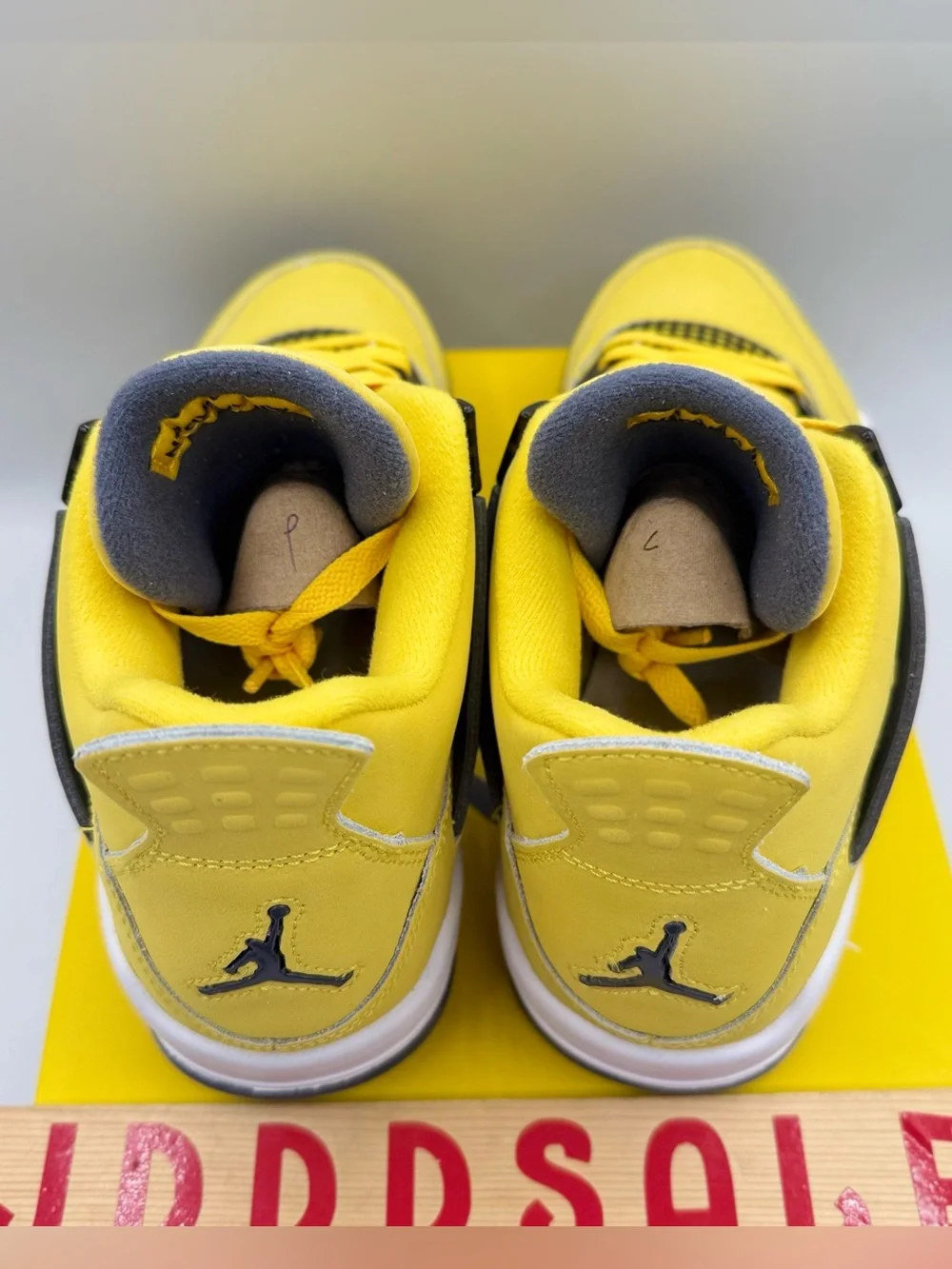 Nike Air Jordan 4 Lightning Tour Yellow GS 408452-700 Size 7Y/ Women's Size 8.5